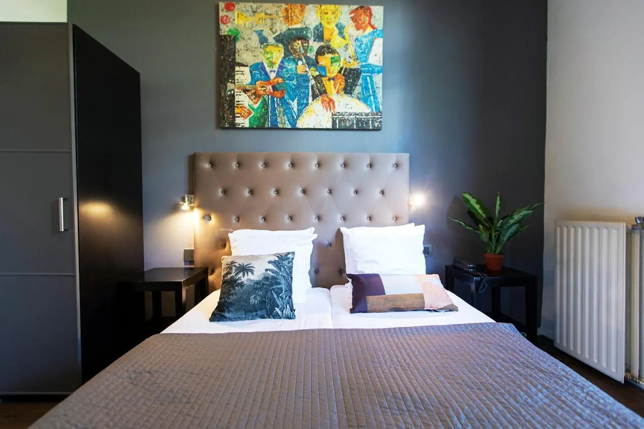 Quentin England Hotel Amsterdam 2*,