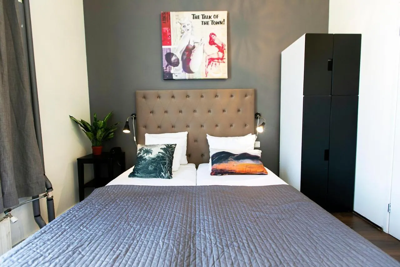 **  Quentin England Hotel Amsterdam Nederland